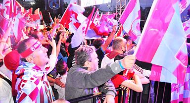 Karadenizliler Platform'undan Muhteşem Şampiyonluk Kutlaması (FOTO GALERİ)