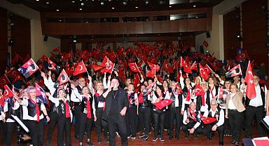 Hakan Ünlüler Korosu'ndan Muhteşem Konser