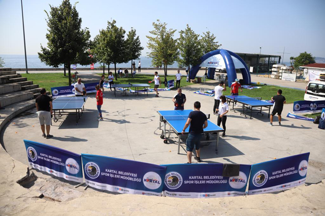 2021/08/1630328015_kartal-da_zafer_haftasi-nin_Ikinci_gununde_ceylan_ertem_ruzgari_esti_-6.jpg