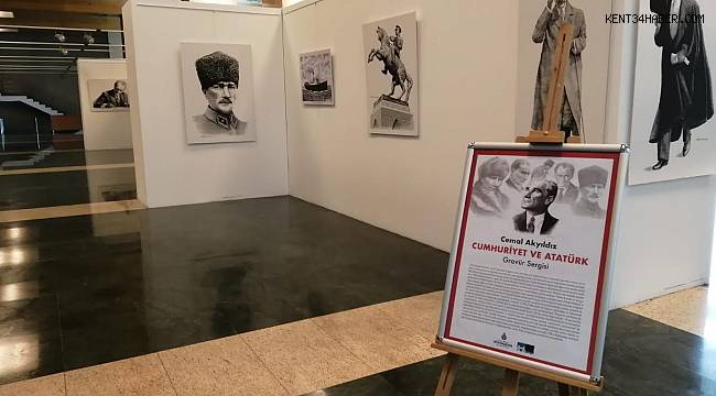 Cumhuriyet ve Atatürk Sergisi Bülent Ecevit'te