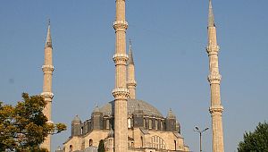 İstanbul'da Şehitler İçin Sela Verildi!