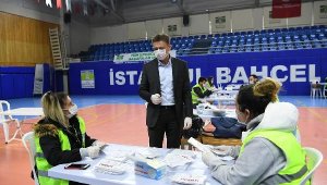 Bahçelievler'de Vatandaşa Hijyen Seti Verildi