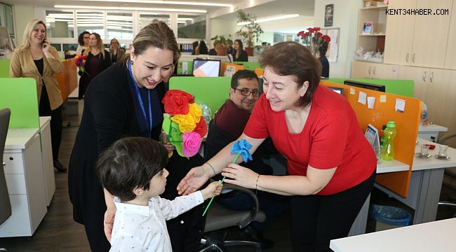 Kadınlar, Kartal Belediyesi'nin "8 Mart" etkinliklerinde buluştu