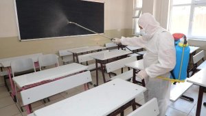 İstanbul'da okullar YKS öncesi dezenfekte ediliyor