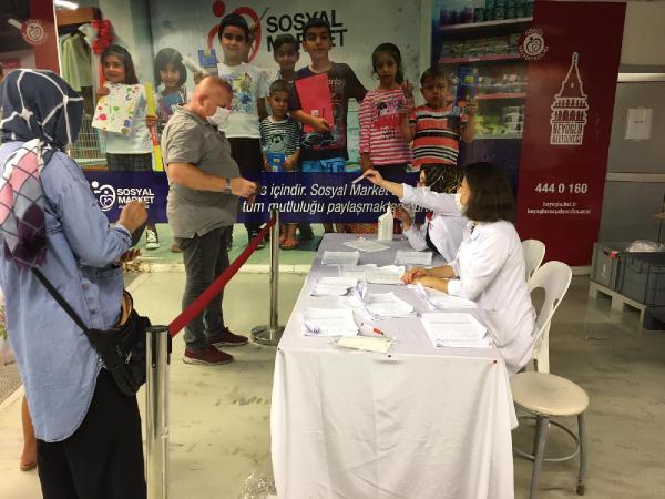 Beyoğlu'nda 4 bin 200 çocuğa ücretsiz bayram giysisi