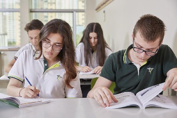 LGS'de Başarılı Olan Öğrencilere Burs İmkanı