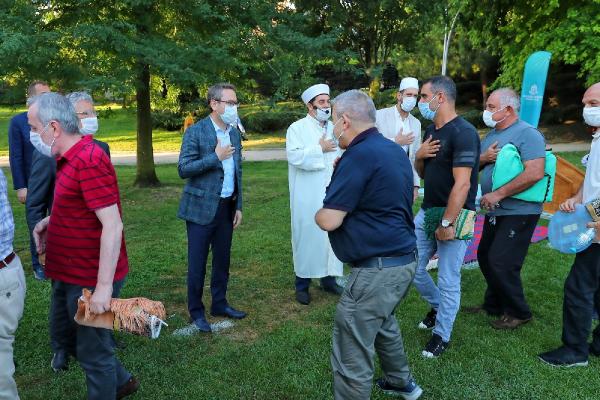 Başakşehir'de Sosyal Mesafeli Bayramlaşma