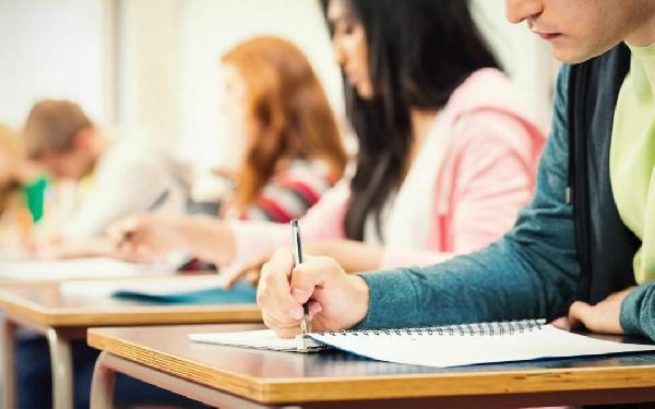 Türkiye'de 7 Milyon 940 Bin Üniversite Öğrencisi Var