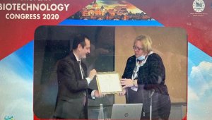 Kovid-19'un yayılmasını önleyen 'burun spreyi'