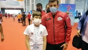 Selçuk Bayraktar'dan, Enderunlu öğrenci Kerem'e tam not