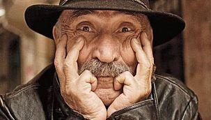 Tuncel Kurtiz anıldı