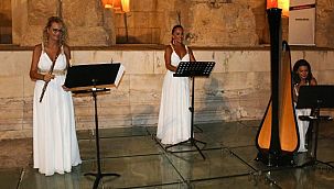 Antik tiyatroda muhteşem konser