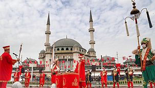 Başkan Yüksel İstanbul'un Kurtuluşu'nun 97. yılı törenine katıldı
