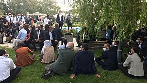 HDP'den Meclise girmedi, eylem yaptı