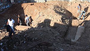 İnşaat kazısında tarihi duvarlara rastlandı