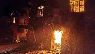 Tunceli'de feci olay! 4 ev alev alev yandı