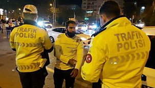 Deprem sonrası yıkılan binalar hırsızların hedefinde