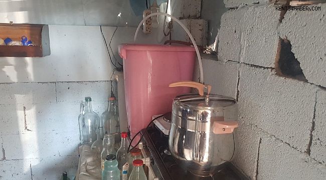 Düdüklü tencereyle sahte içki yaptılar