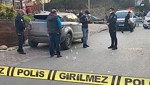 Kadıköy’de şarkıcıya kurşun yağdırdılar