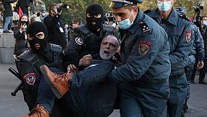 Paşinyan ‘hain’ ilan edildi! Ermenistan karıştı