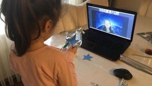 Kartallı minikler eğitime ekranları başında devam ediyor