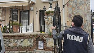 Yaşlı adamın 111 mülkünü üzerlerine geçirdiler