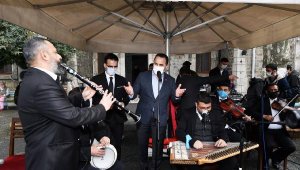 Beyoğlu Belediye Başkanı Yıldız, Yaşlılarla Şarkı Söyledi