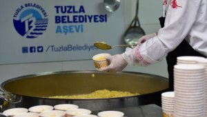 Tuzla'da Her Gün İhtiyaç Sahibi 2 Bin Kişiye Sıcak Yemek Dağıtılıyor