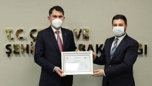 Bakan Kurum, Başkan Öztekin'e 'Sıfır Atık Belgesi' Verdi