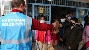 Belediyeden 7'den 70'e Herkese Maske ve Kolonya