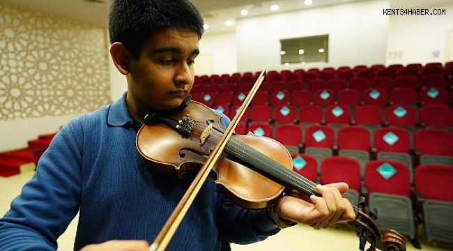 Otizmli Eren'in Müzik Aşkı
