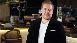 Ünlü'den Garson ve Aşçılara İş Formülü