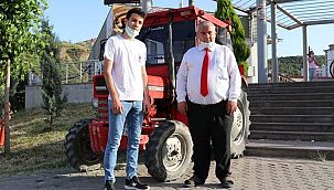 Babadan yadigar traktörle pide servisi