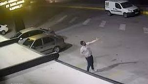 Yaktığı havai fişek elinde patladı