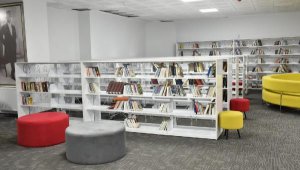 Oruç Aruoba'nın Adı Kütüphanede Yaşatılacak