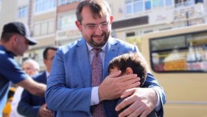 Komşu Esnaf Projesiyle Yetim ve Öksüz Çocukların Yüzü Güldü