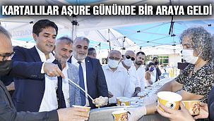 Kartal Meydanı'nda Aşure Dağıtıldı