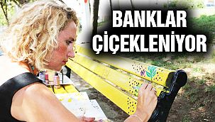 Kültür Parkı’ndaki Banklar Çiçeklendi