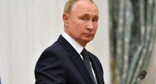 Putin Karantinaya Girdi