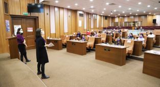 Kartal Belediyesi’nden çalışanlarına ‘Kadına Yönelik Şiddetle Mücadele Semineri’