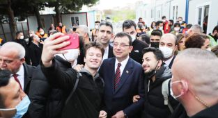İmamoğlu'na Kartal'da Miting Gibi Karşılama