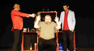 “İyi, Kötü, Çirkin” Adlı Tiyatro Oyunu Kartal’da Sahnelendi