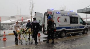 Hasta Nakil Ambulansı Yoğun Kar Yağışında da Görevinin Başında