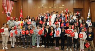 Başkan Yüksel Dünya Çocuklarıyla Buluştu