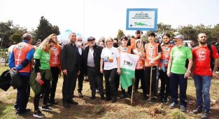 Kartallı Çevreciler Orman Temizliği ve Fidan Dikimi Etkinliğinde Buluştu