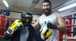 Yeni bir Muhammed Ali efsanesi doğuyor. (Video Haber)