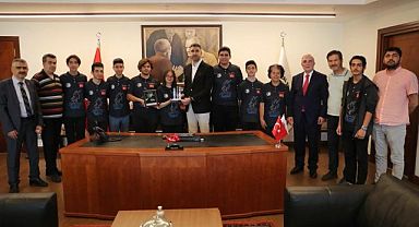 Kartal’ın Gururu ‘Göktürkler Takımı’ndan Başkan Yüksel’e Ziyaret