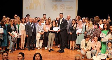 Kartal’da Kadınlar “Dijital Girişimcilik” Belgelerini Aldı