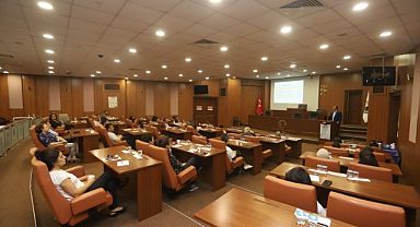 ‘Yerel Yönetimlerde Yeni Eğilimler’ Semineri, Kartal’da Gerçekleştirildi