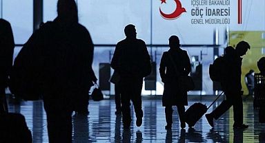 Göç İdaresi Başkanlığı: Yılbaşından Bu Yana 72 Bin 578 Kaçak Göçmen Sınır Dışı Edildi